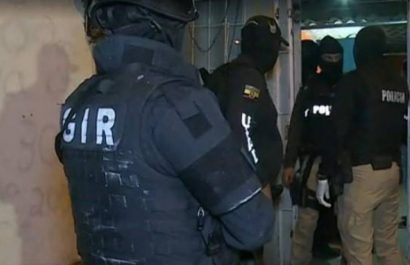 Uno-de-los-allanamientos-registrados-en-la-cooperativa-Socio-Vivienda-de-Guayaquil.