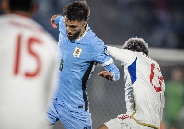 Uruguay venció 2-0 a Venezuela en la fecha 16 de las eliminatorias sudamericanas rumbo al Mundial 2026. Con goles de Rodrigo Aguirre y Giorgian de Arrascaeta,