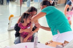 La vacunación estará dirigida a niños y adolescentes de hasta 15 años.