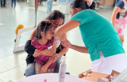 La vacunación estará dirigida a niños y adolescentes de hasta 15 años.