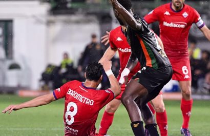 Venezia con John Yeboah supera a Fiorentina y toma aire en la lucha por no descender