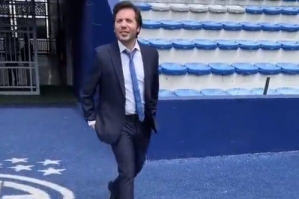 ¡Víctor Aráuz confiesa quién le pegó y por qué no respondió!