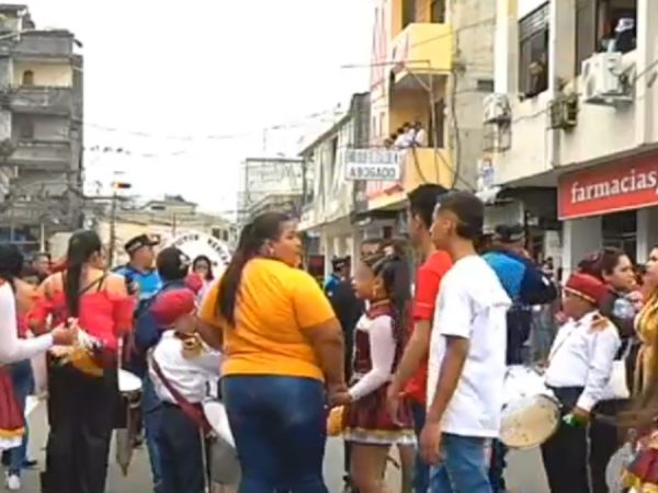 Vinces Supuesta alerta de bomba causó la suspensión del desfile cívico por los 180 años de cantonización. (Captura de pantalla-GAD Vinces).