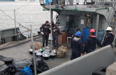 Catorce toneladas de droga fueron decomisadas en cinco operativos distintos, que se realizaron en estas últimas dos semanas en aguas internacionales. FOTO: Medios Ediasa.