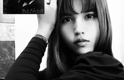María Fernanda Reyes, joven cantante de 27 años que vive en Manta y que imitará a Miriam Hernández en “ Yo Me lLamo Ecuador”.
