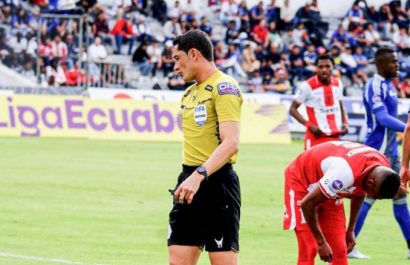Yerson Zambrano expulsó a dos jugadores del Técnico Universitario ante Emelec