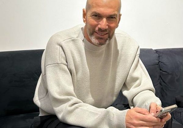 Zinedine Zidane apunta al banquillo de Francia tras la salida de Deschamps