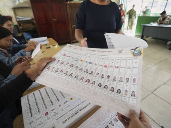 a-menos-de-un-mes-de-la-segunda-vuelta-electoral-de-las-elecciones-generales-2025-el-correismo-presento-una-impugnacion
