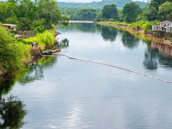 afectacion-coe-cantonal-de-esmeraldas-declara-emergencia-ambiental-por-derrame-de-petroleo