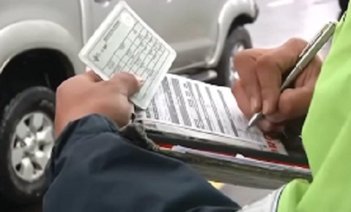 Fiscalía procesa a tres agentes de tránsito por solicitar sobornos en operativo no autorizado