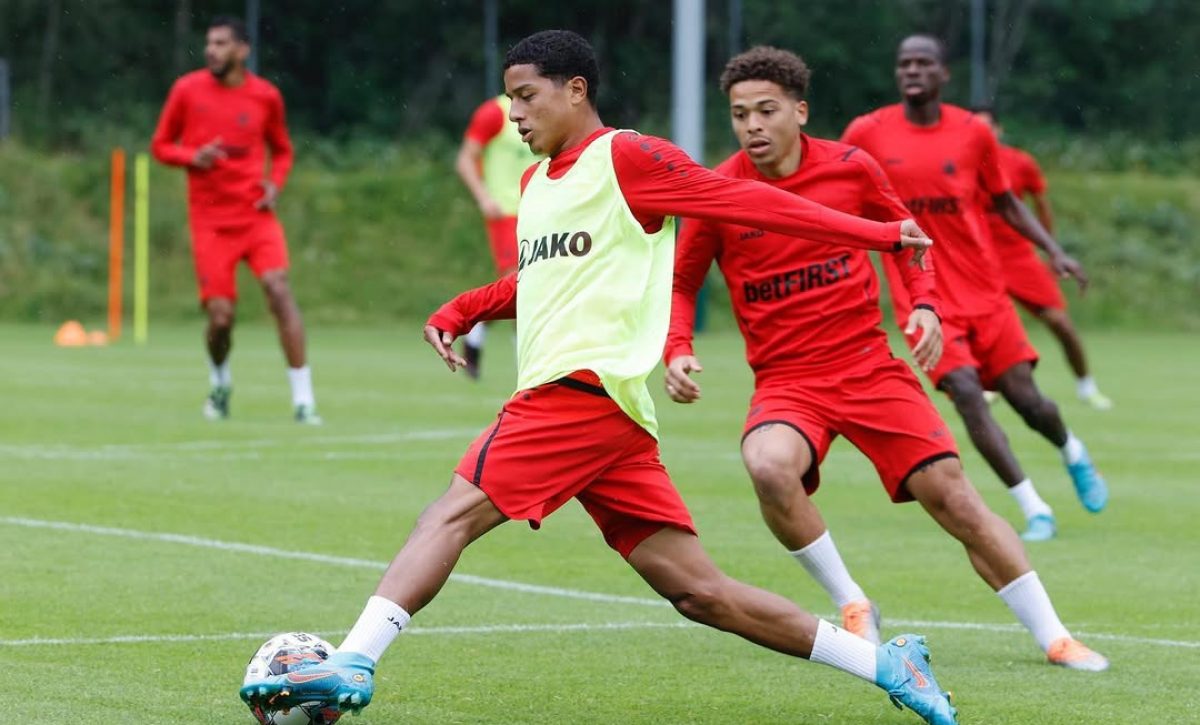 anthony-valencia-sufre-grave-lesion-y-estara-meses-fuera-en-royal-antwerp