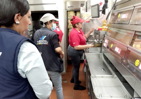 arcsa-pone-en-jaque-a-locales-que-incumplen-normas-sanitarias-en-santo-domingo