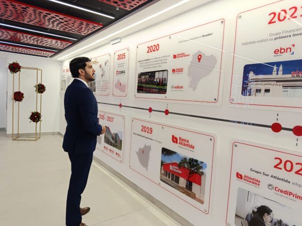 Las nuevas oficinas de Banco Antártida quedan junto al hotel Oro Verde, en Manta.