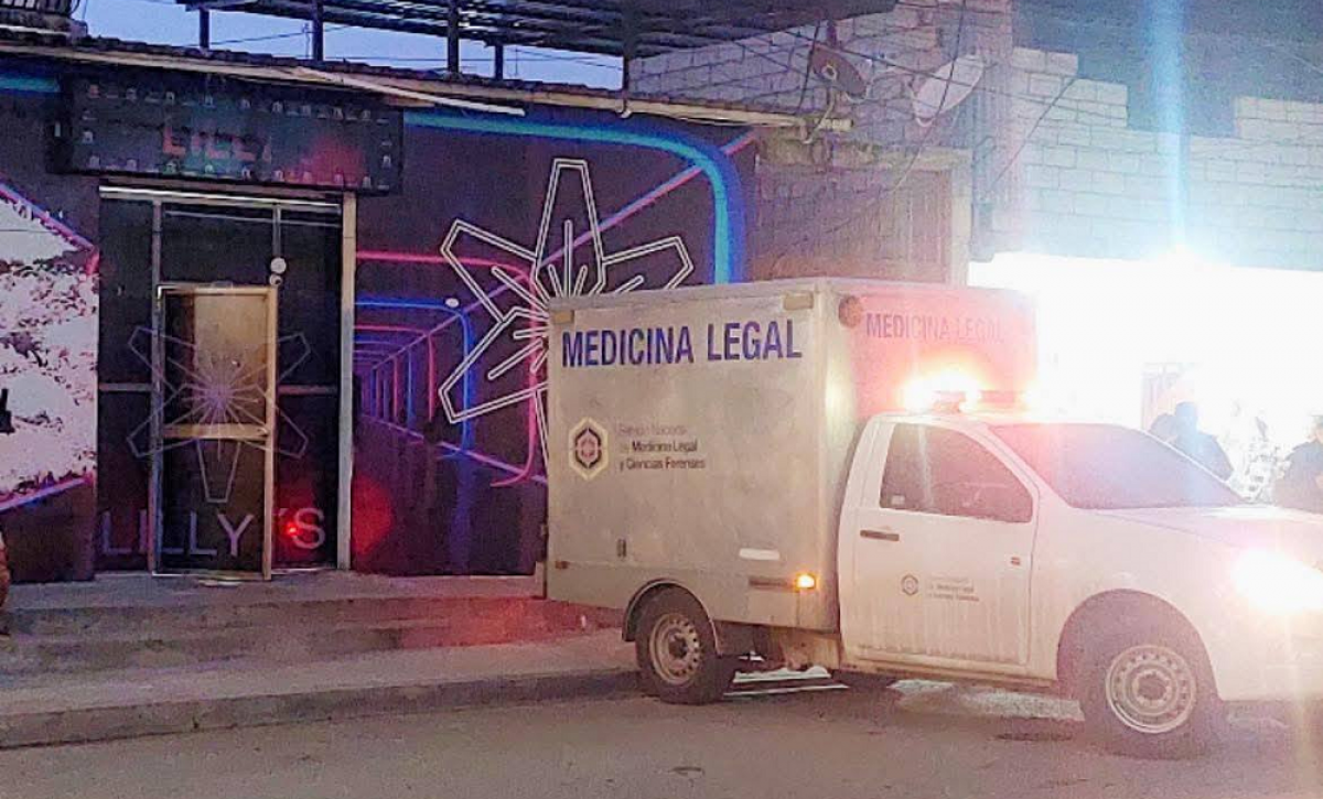 Policía investiga asesinato de trabajadora en local nocturno de La Libertad
