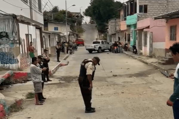 Un violento ataque en sector El Hueco del barrio La Paz de Manta deja dos hombres y una mujer heridos