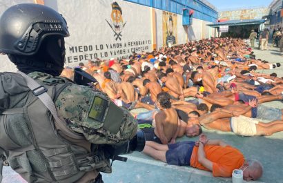 Unos 2.700 miembros de la Policía y las Fuerzas armadas logran tomar el control en cárcel de Ecuador