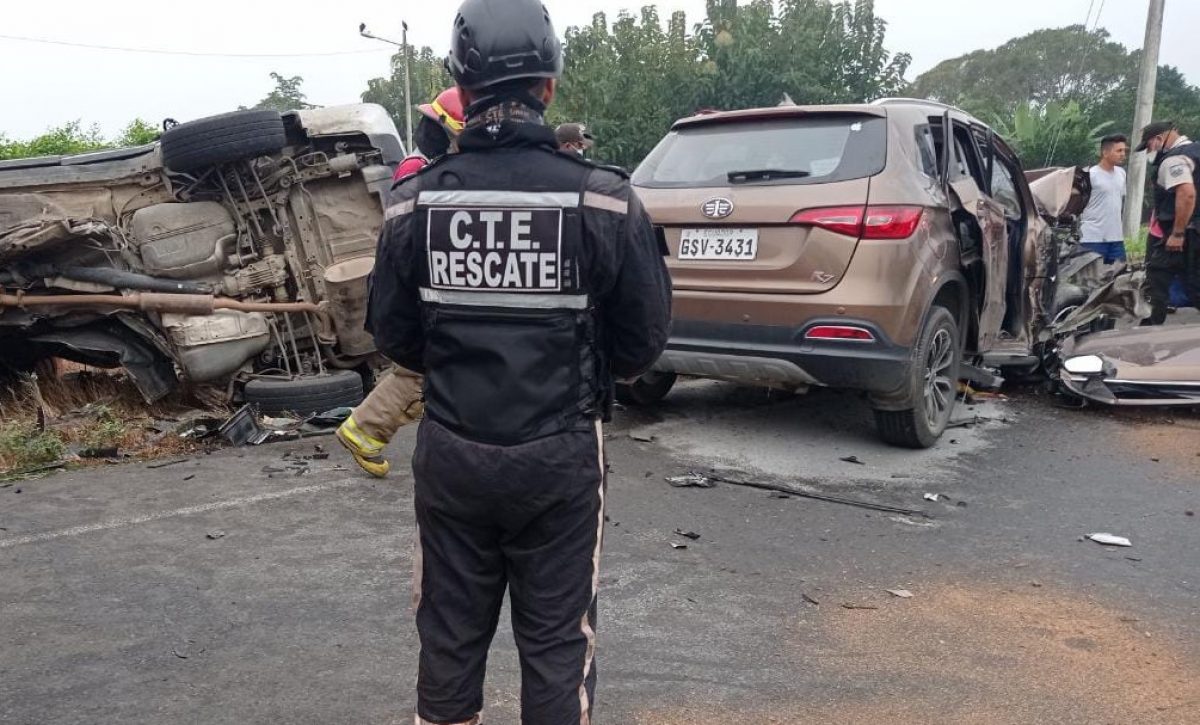 El fin del asea es sacar la suciedad del carro especialmente el líquido lixiviado que es el enemigo del vehículo y hace que el carro tenga mal olor.