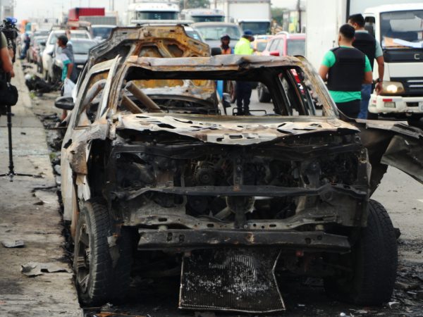 GYE-EXPLOSION CARROS PENI