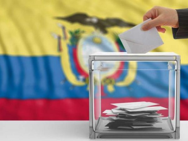 contenido-patrocinado-ecuador-a-la-espera-de-la-22marea-rosa22-por-los-resultados-de-las-elecciones-presidenciales