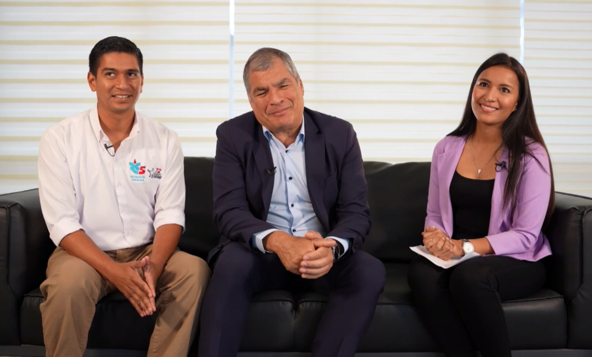 correa-mujer