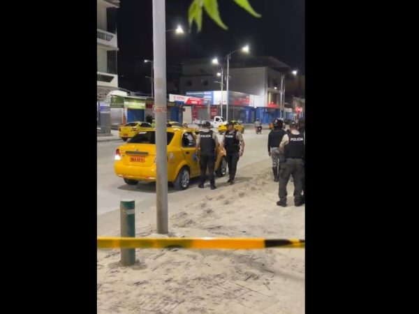 cronica-ataque-sicario-deja-dos-muertos-en-la-avenida-4-de-noviembre-de-manta-2