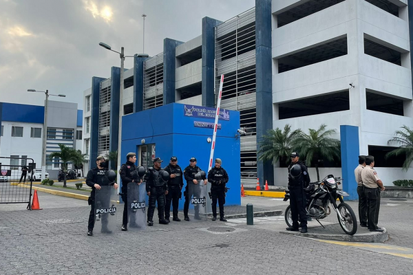 Policía confirma que supuestos explosivos hallados cerca del Cuartel Modelo eran falsos
