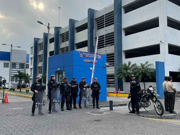 Policía confirma que supuestos explosivos hallados cerca del Cuartel Modelo eran falsos