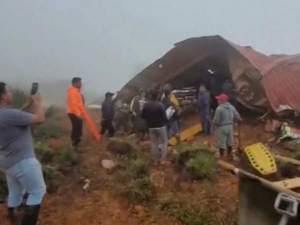 cuatro-personas-atrapadas-y-una-casa-destruida-en-celica-loja-por-las-fuertes-lluvias