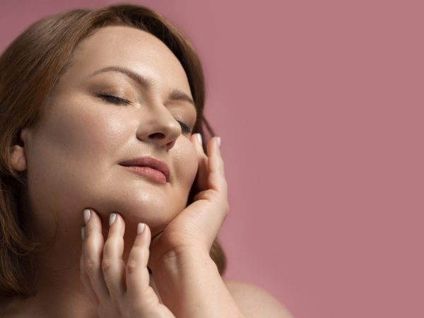 cuidado-facial-luce-un-rostro-joven-radiante-e-impecable-1