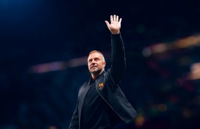 El entrenador alemán Hansi Flick, renovaría su contrato con el FC Barcelona.