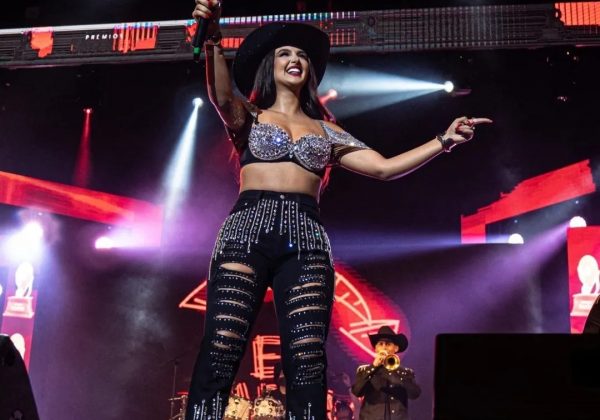Glamour, música y chismes: Lo mejor de los Premios Disco Rojo 2025