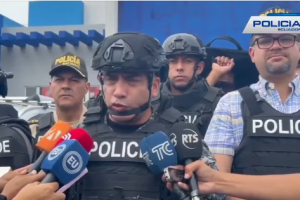 Persecución policial en Durán deja dos presuntos delincuentes abatidos y un detenido