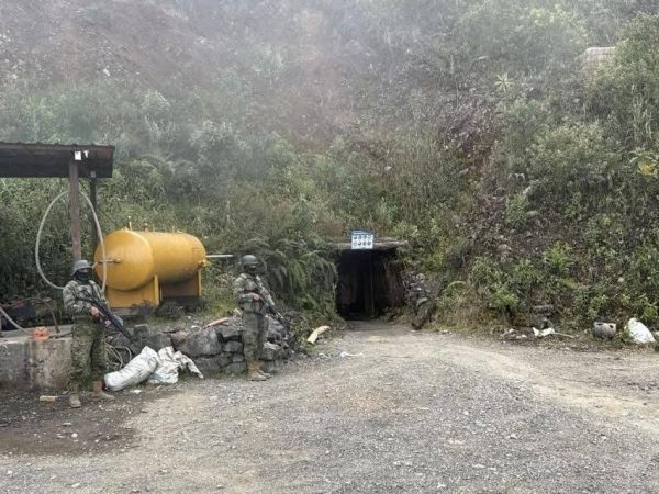 Operativo militar detecta presunta minería ilegal en concesión minera de Camilo Ponce Enríquez