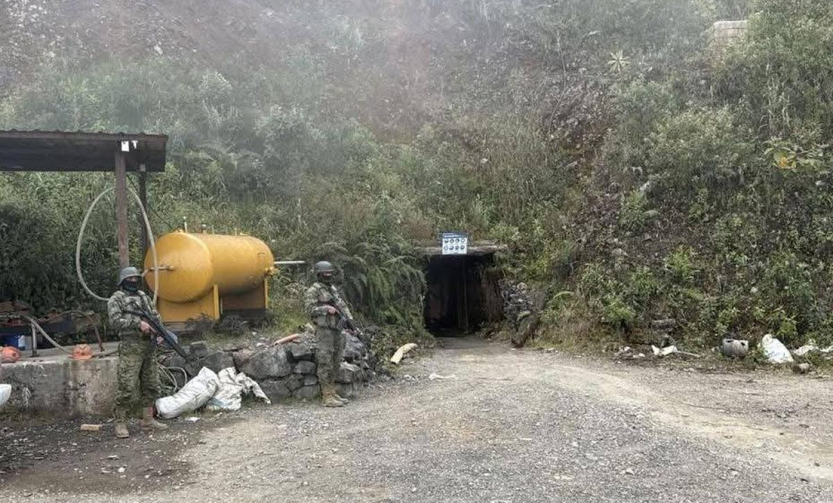 Operativo militar detecta presunta minería ilegal en concesión minera de Camilo Ponce Enríquez Operativo militar detecta presunta minería ilegal en concesión minera de Camilo Ponce Enríquez