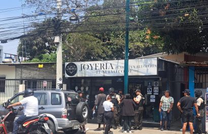 detienen-a-sospechoso-de-asalto-a-joyeria-en-la-calle-america-de-portoviejo-hubo-cruce-de-balas