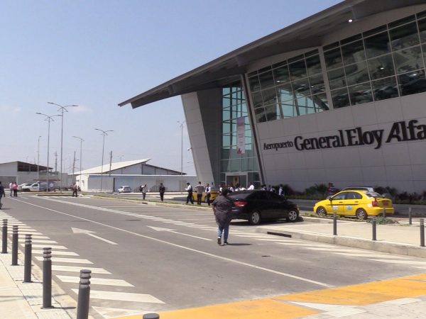 Manta exige aeropuerto 24/7