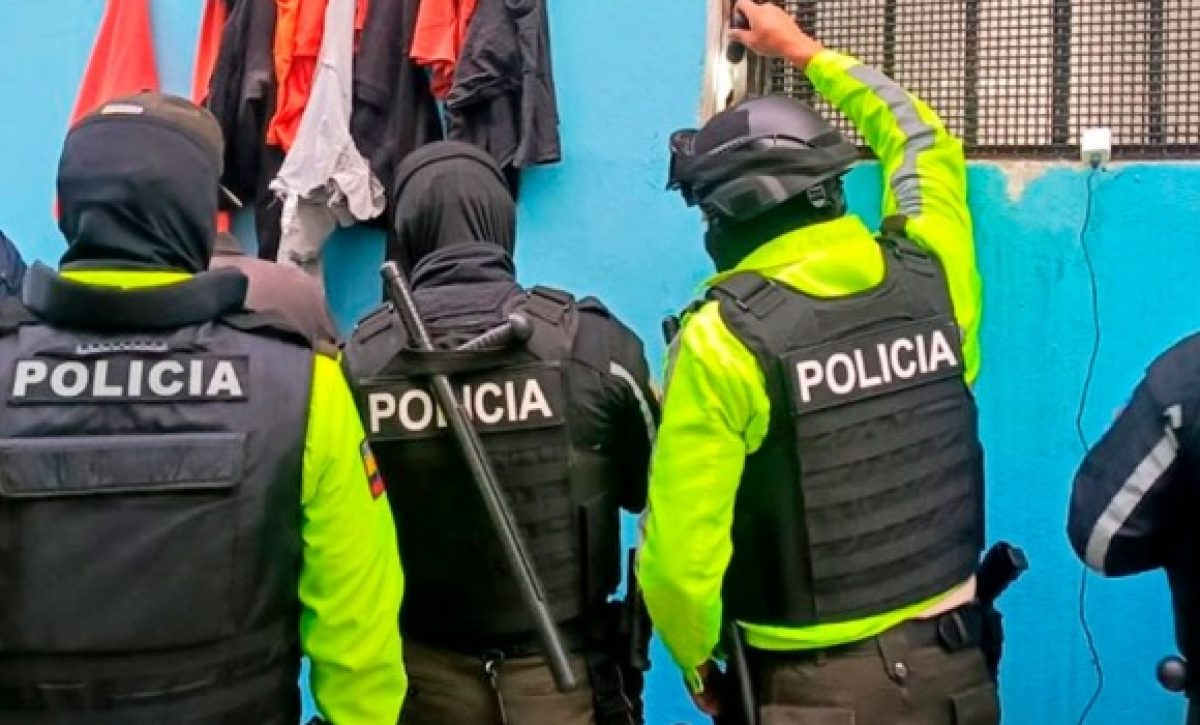 drogas-armas-blancas-y-hasta-3-mil-dolares-en-efectivo-se-encontraron-en-la-carcel-el-inca-en-el-norte-de-quito