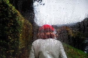 Ecuador tendrá lluvias en Sierra y Costa central este martes 8 de julio, mientras Guayaquil un clima más estable