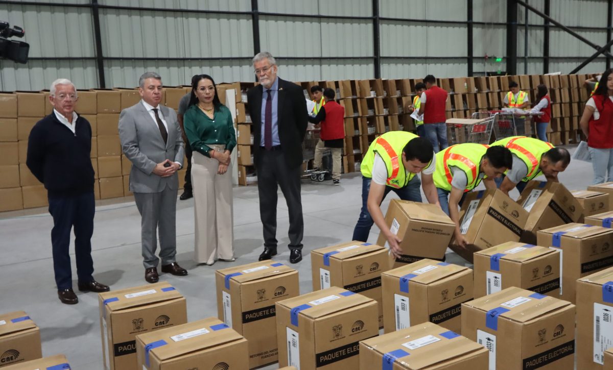 el-cne-ya-ha-distribuido-paquetes-electorales-en-13-provincias