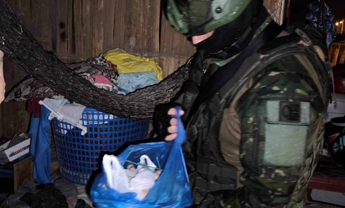 el-ejercito-ecuatoriano-realizo-allanamientos-en-portoviejo-y-hallo-explosivos-dinero-y-otros-elementos-vinculados-a-actividades-ilicitas