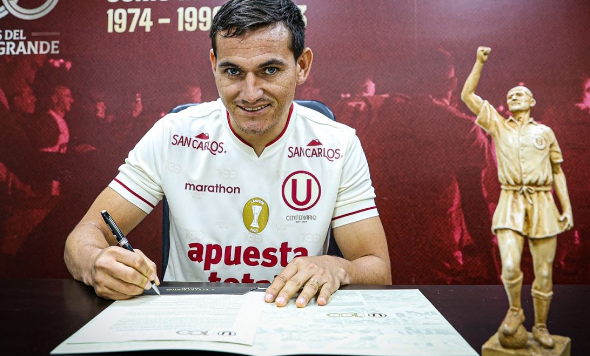 el-futbolista-manabita-jairo-velez-defendera-la-camiseta-de-universitario-actual-campeon-del-futbol-peruano
