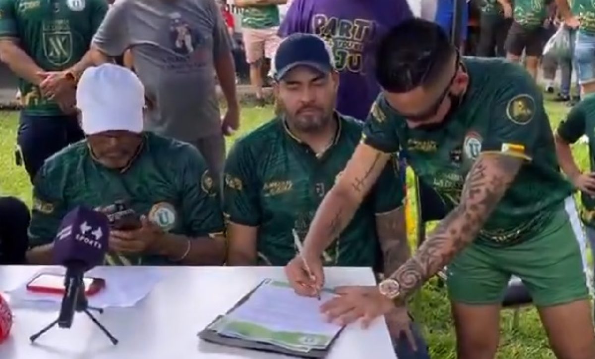 el-futbolista-santodomingueno-jaime-ivan-kaviedes-volvera-a-las-canchas-para-la-temporada-2025