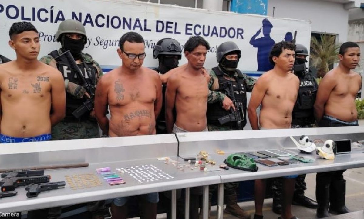 el-operativo-tomento-8-dejo-cinco-hombres-detenidos-entre-los-que-figuran-uno-a-quien-lo-buscaba-la-interpol