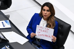 El Congreso de El Salvador aprueba reforma para permitir reelección indefinida del presidente