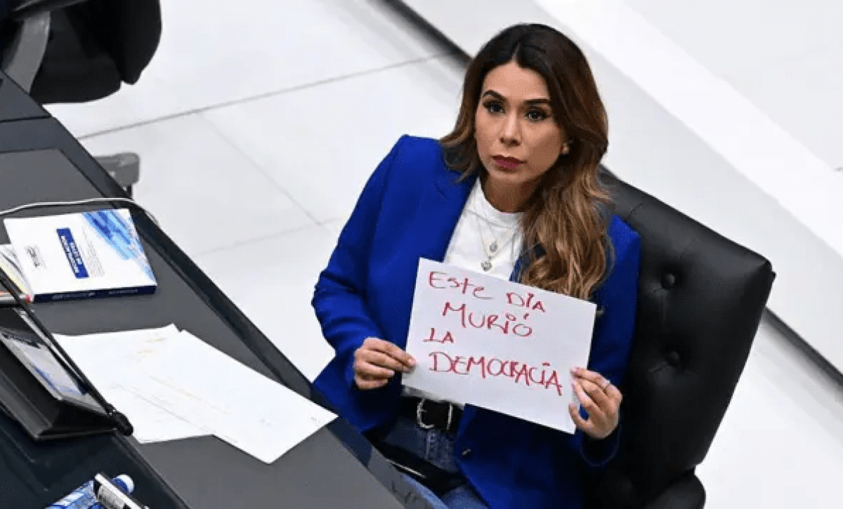 El Congreso de El Salvador aprueba reforma para permitir reelección indefinida del presidente