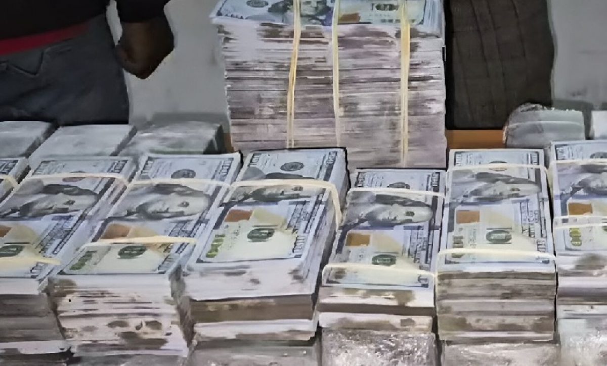 en-el-sector-de-el-inca-en-el-norte-de-quito-se-desarrollo-un-operativo-que-dejo-un-hombre-detenido-y-varias-evidencias