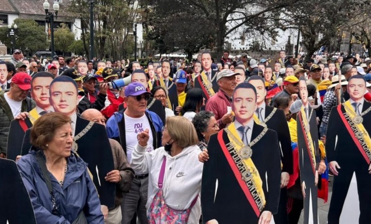 en-medio-de-un-fuerte-operativo-policial-y-militar-el-presidente-daniel-noboa-se-dirigio-a-miles-de-ciudadanos-en-quito
