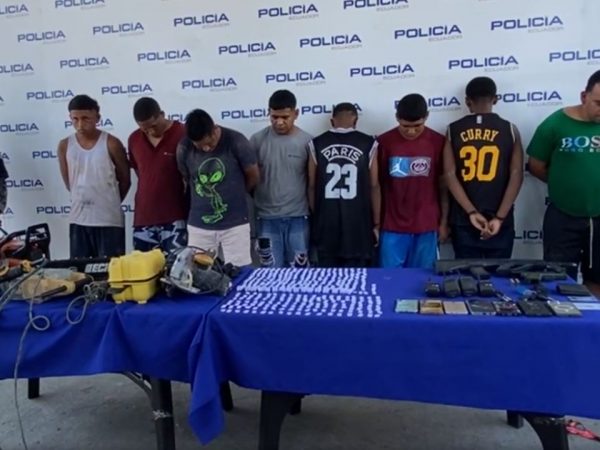 enfrentamiento-entre-policias-y-delincuentes-deja-ocho-detenidos-en-machala