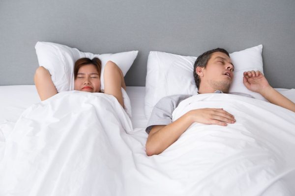 Apnea social: cómo los fines de semana pueden afectar tu sueño y tu salud