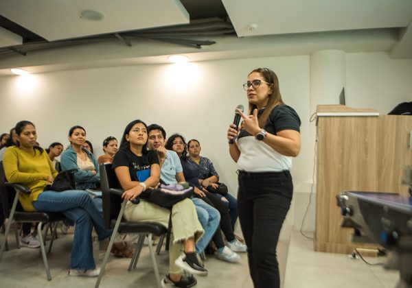 Emprendedores de Guayaquil participaron en un taller de empaquetado al vacío para mejorar la conservación y presentación.